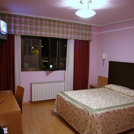 Alisa Hotel 3*