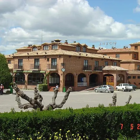 阿利萨酒店 莱尔马