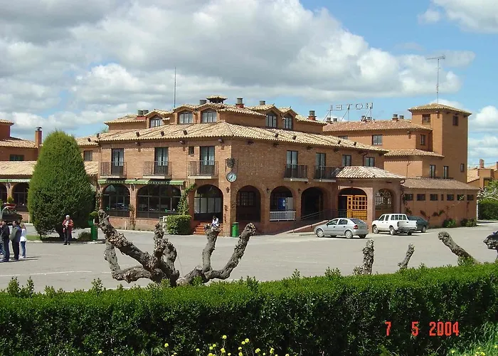 阿利萨酒店 莱尔马