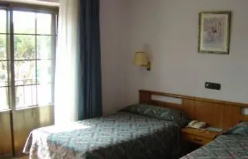 阿利萨酒店 3* 莱尔马